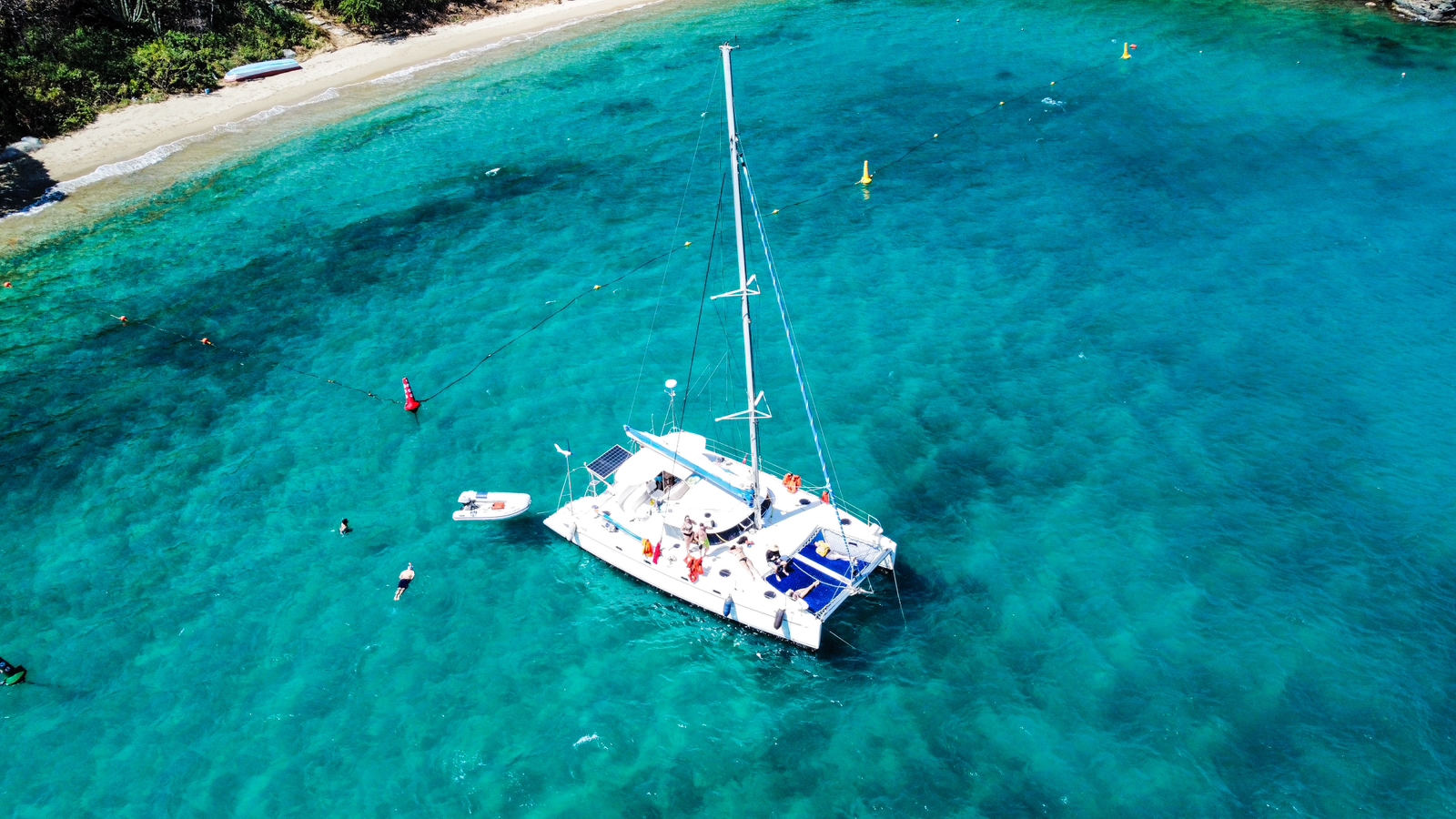 Pasadía en Catamarán Filavia II — Tayrona